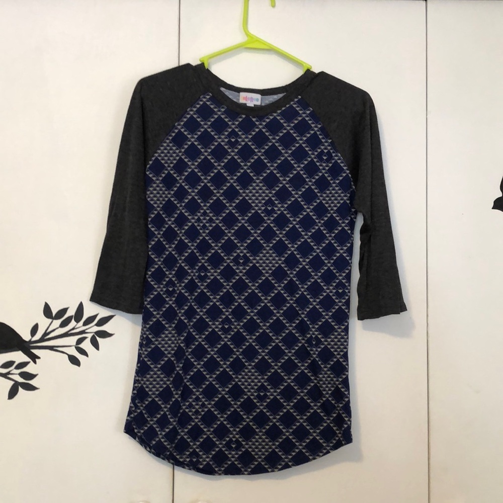 LuLaRoe XS 3/4 length sleeve baseball style top gray and navy geometric print